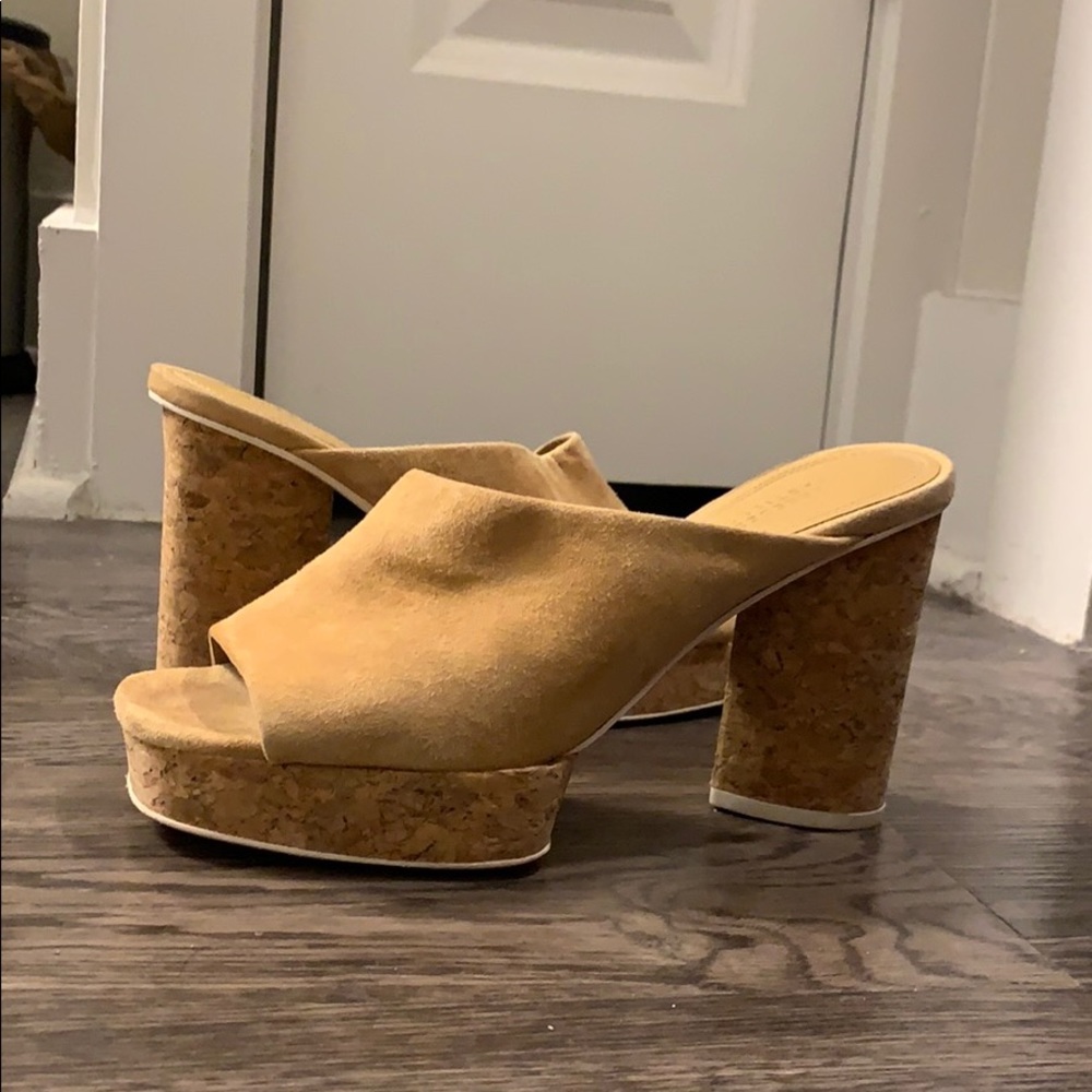 Mercedes Castillo mule